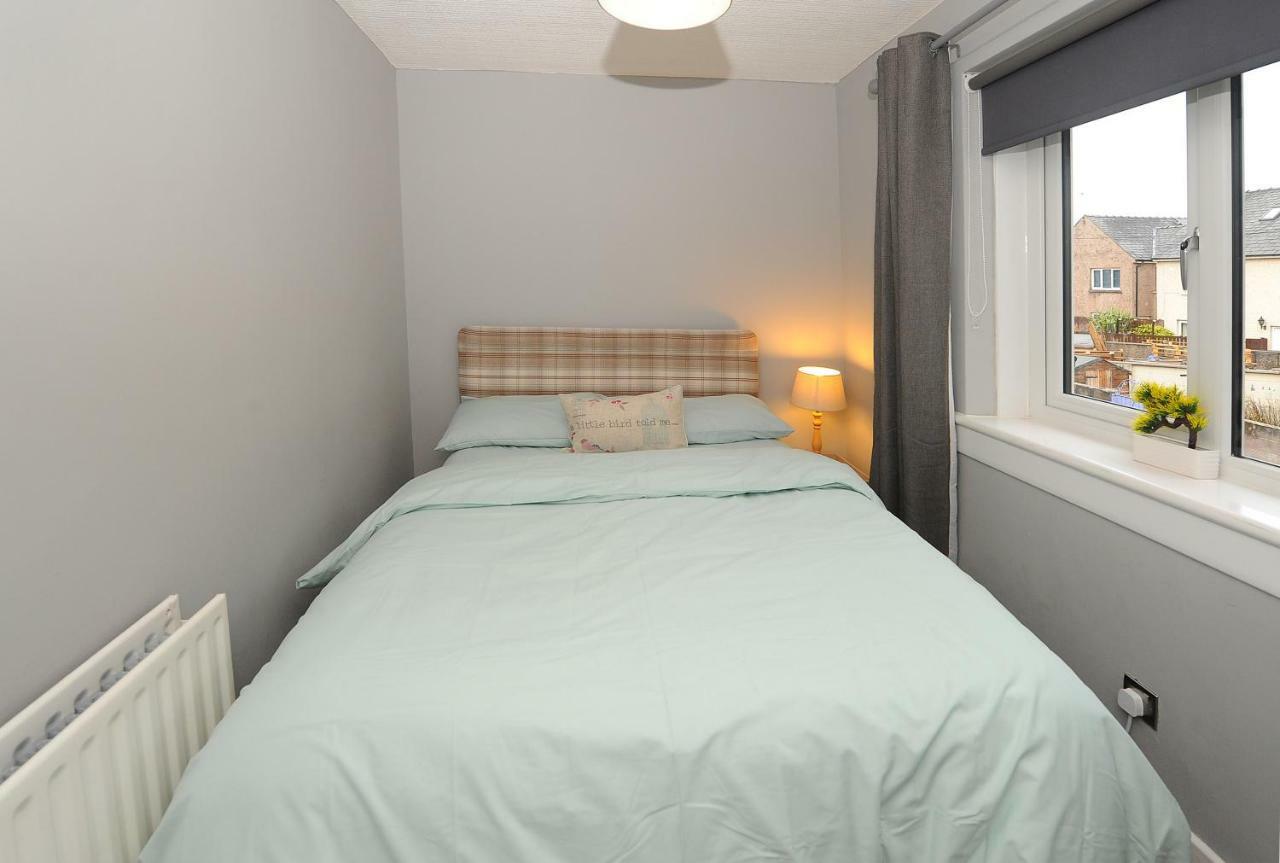 Three Bedroom Spacious House Stirling Exterior photo