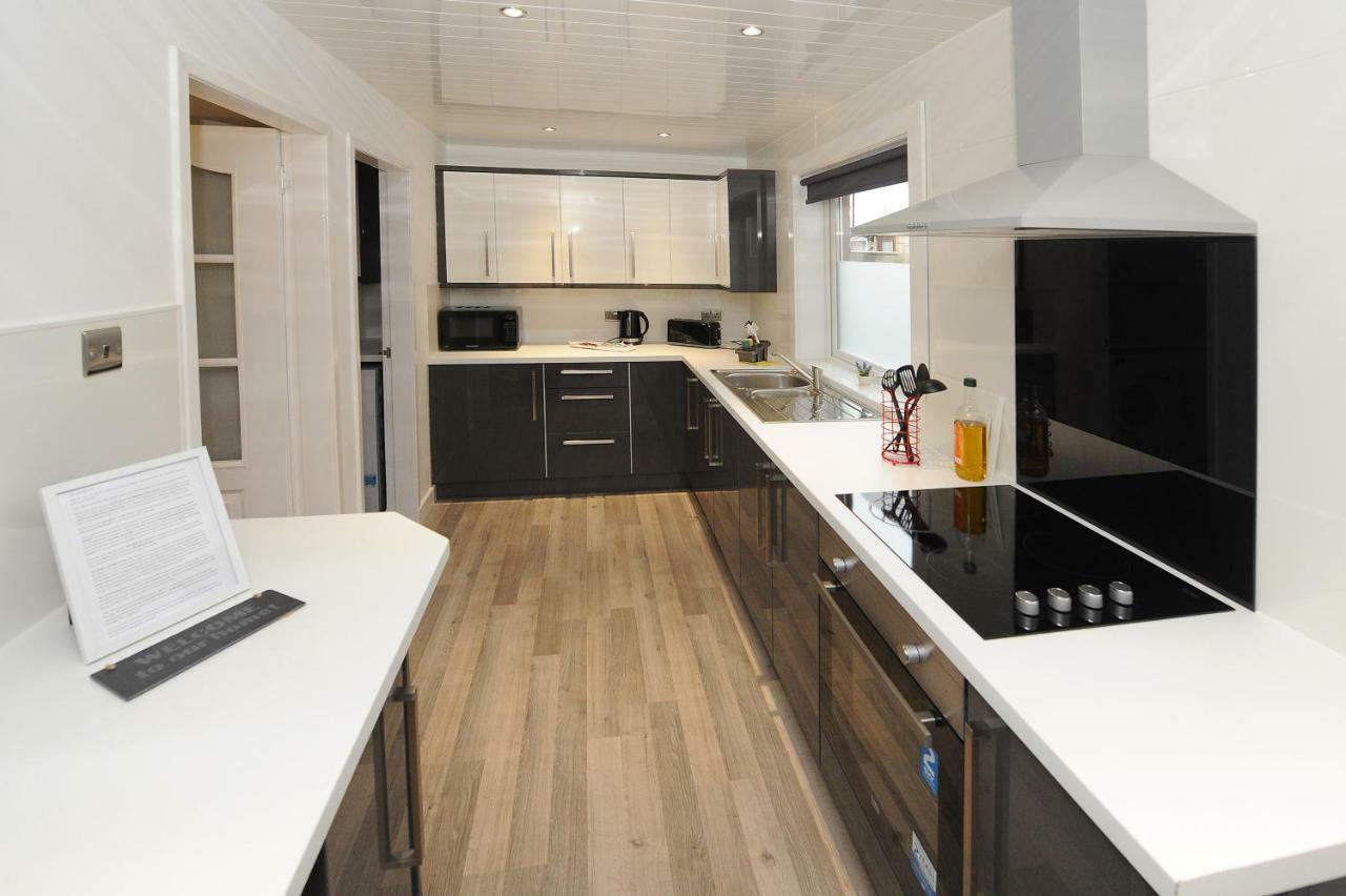 Three Bedroom Spacious House Stirling Exterior photo