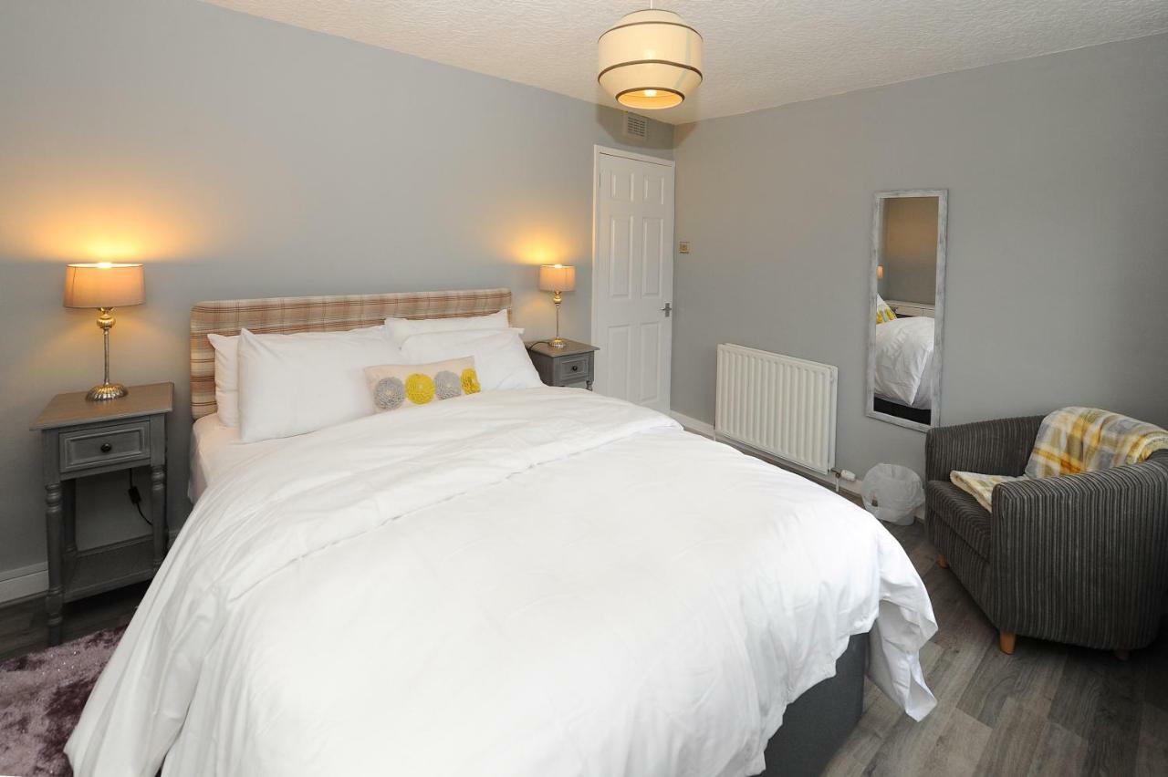 Three Bedroom Spacious House Stirling Exterior photo