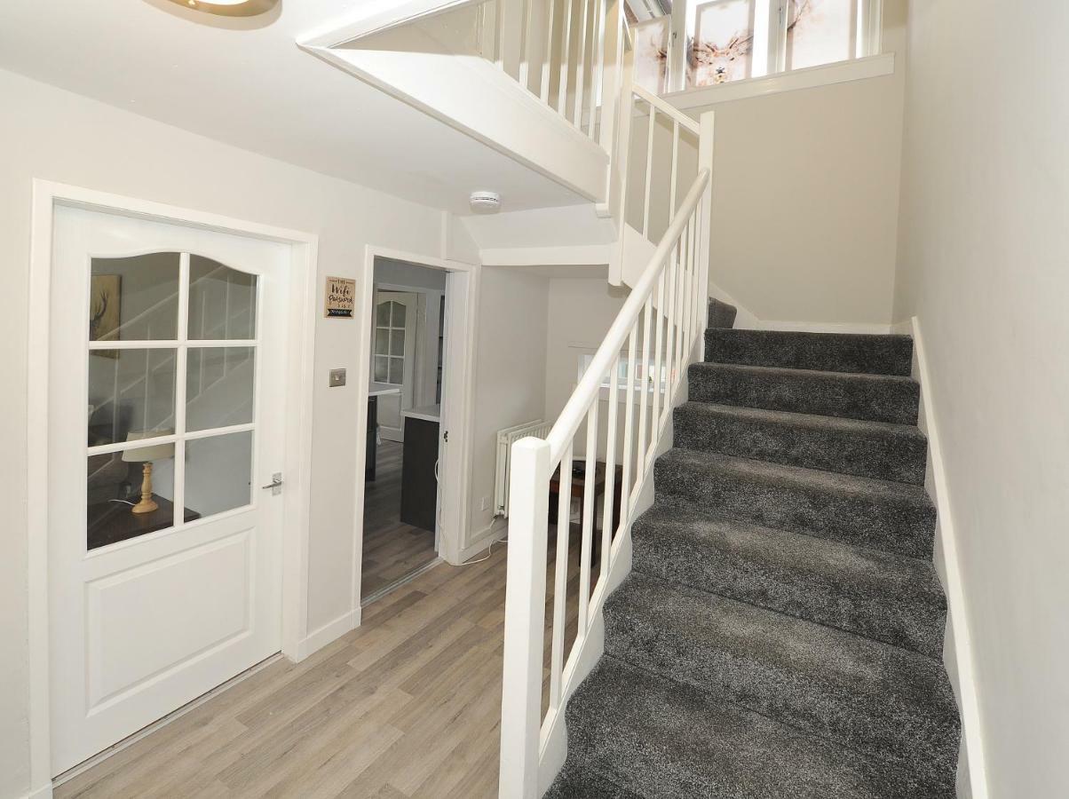 Three Bedroom Spacious House Stirling Exterior photo