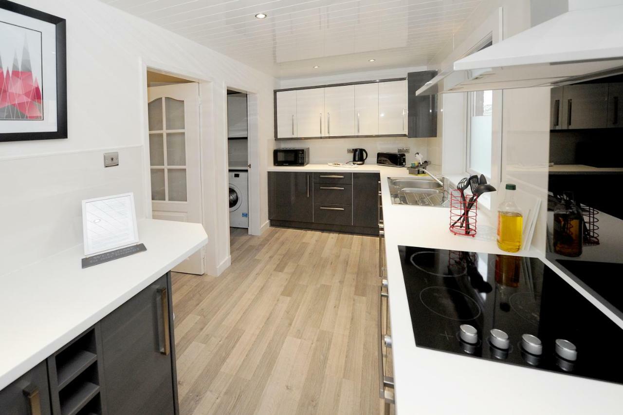 Three Bedroom Spacious House Stirling Exterior photo